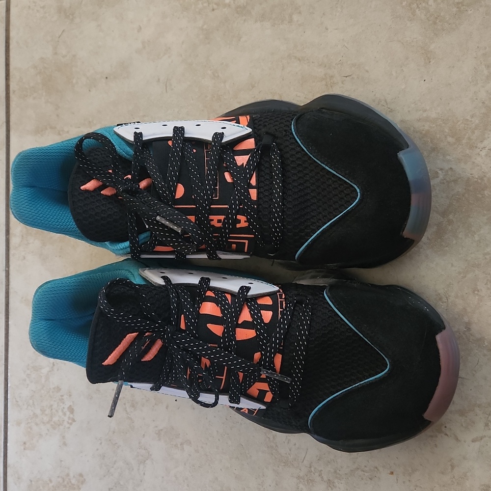 Adidas Eightstrike Shoe